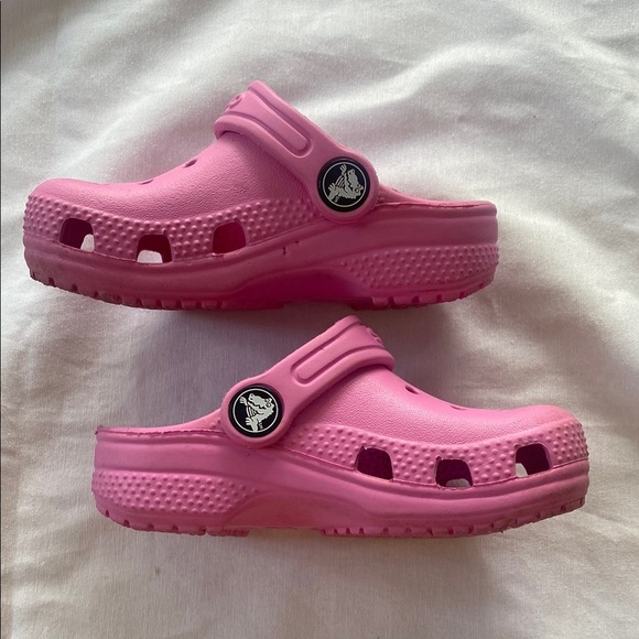 CROCS Pink C7 Kids Slip Ons - Picture 4 of 5